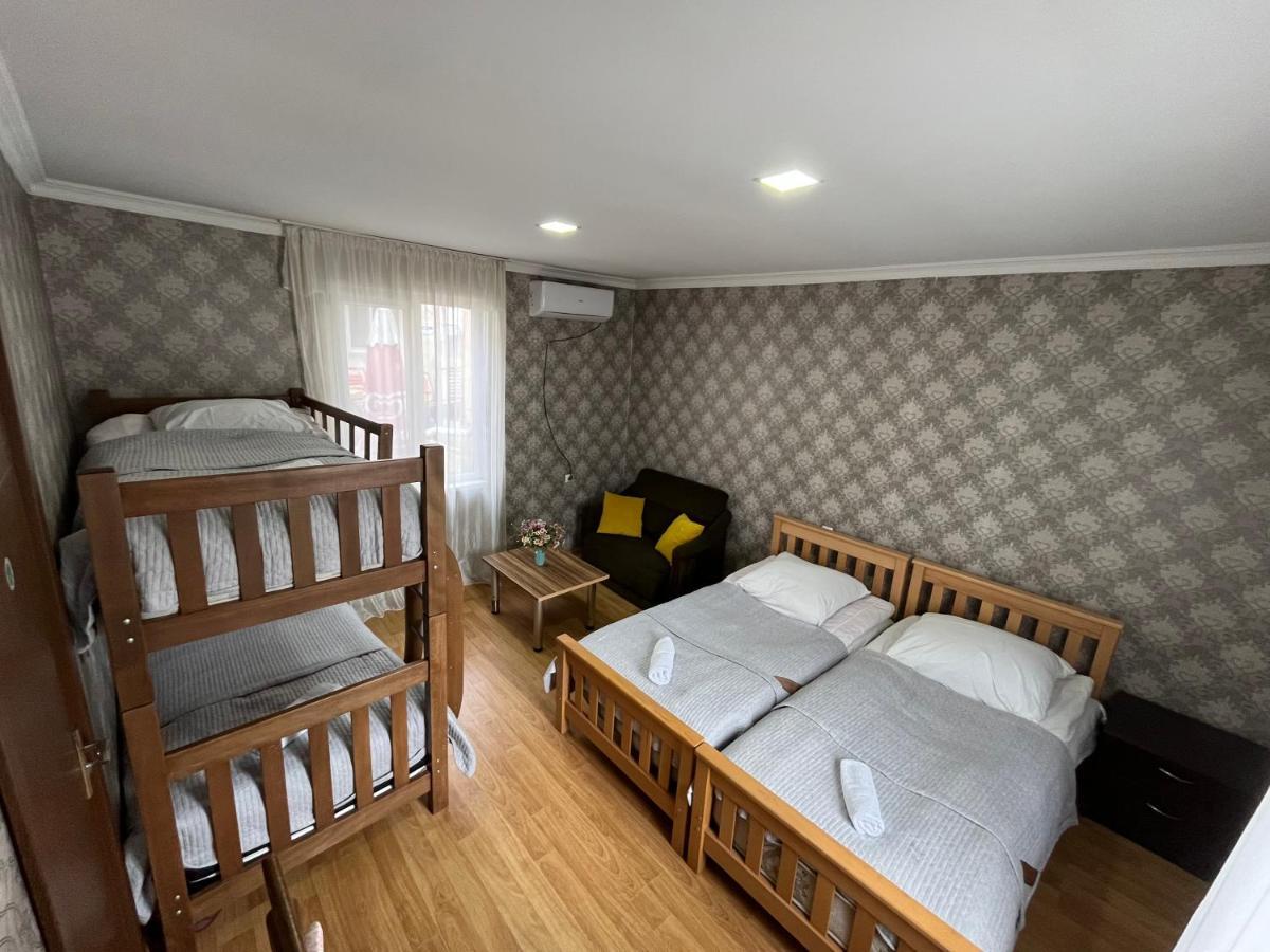 Hillside Guesthouse Боржомі Екстер'єр фото