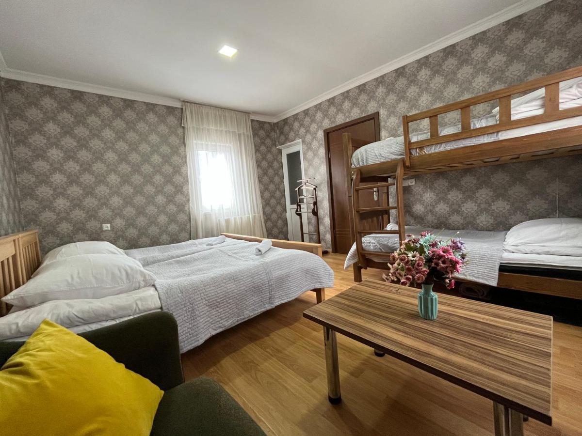 Hillside Guesthouse Боржомі Екстер'єр фото