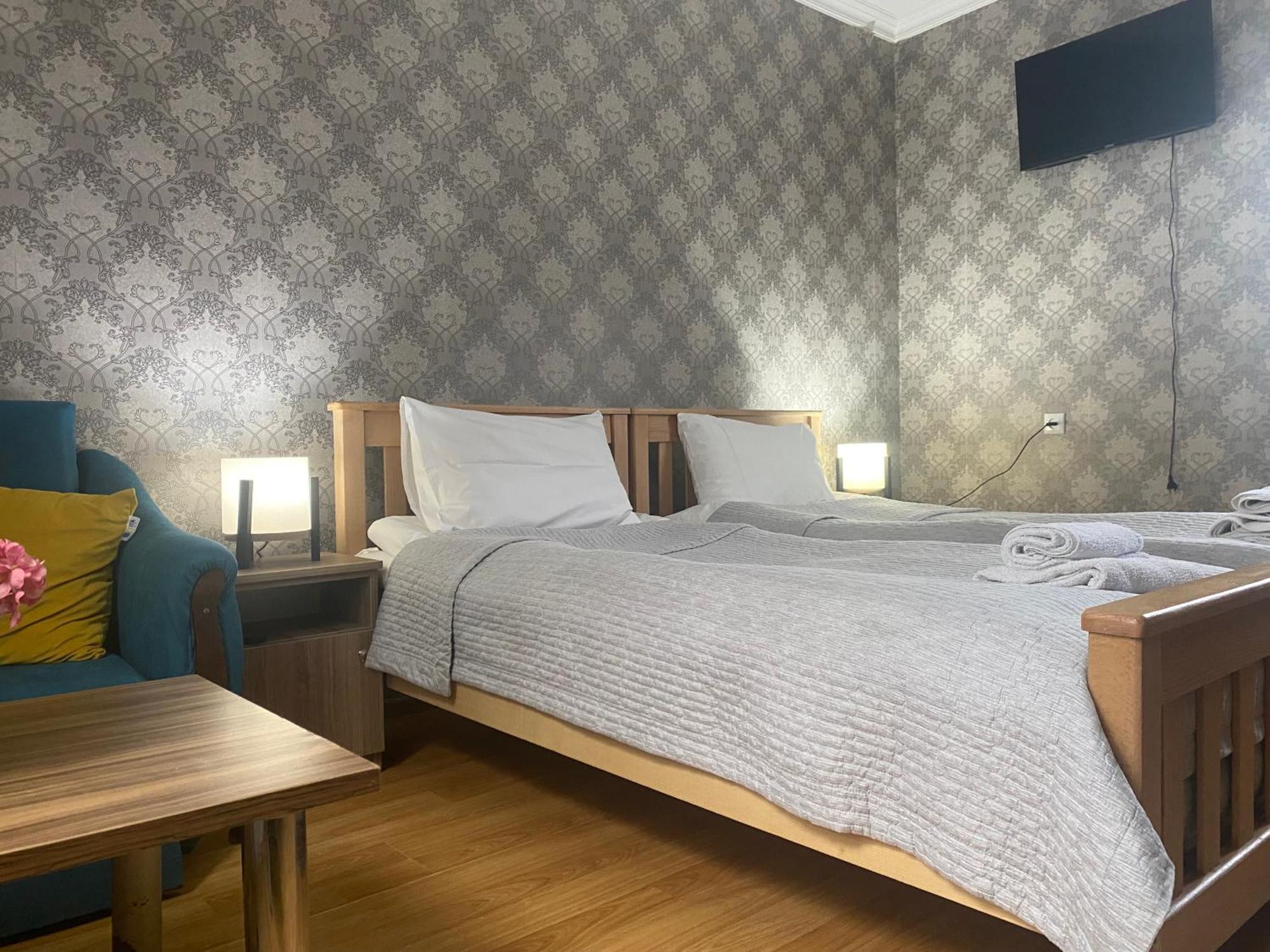 Hillside Guesthouse Боржомі Екстер'єр фото